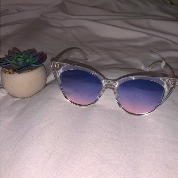 NWT Francesca’s clear purple lens retro sunglasses - Picture 1 of 4